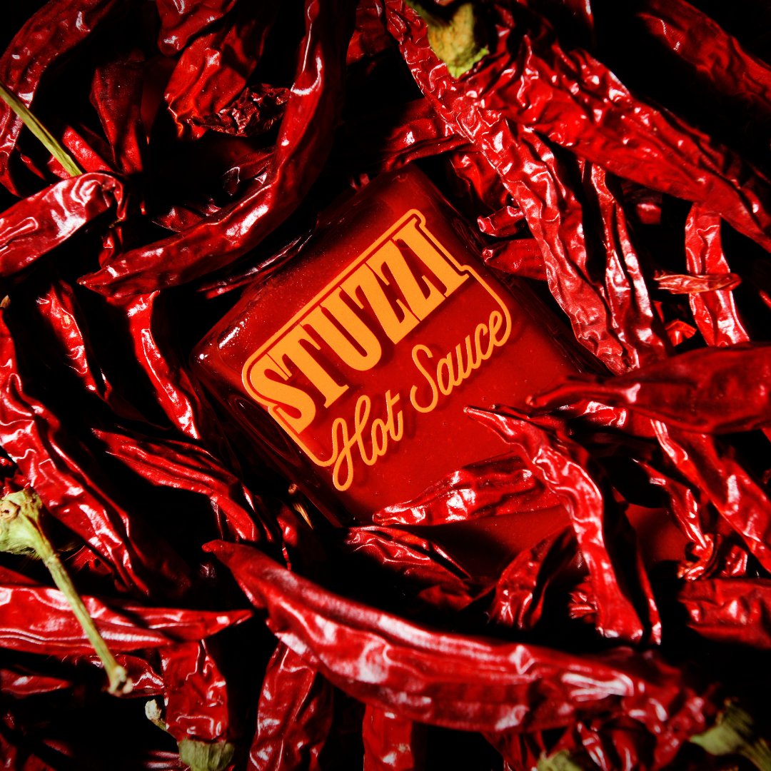 Stuzzi Hot Sauce in dried chilies